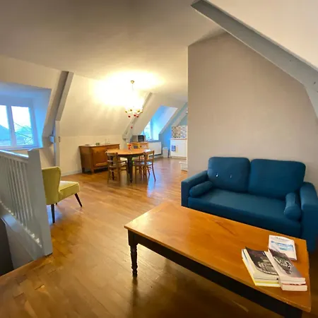 Aupres De Mon Arbre Pontmain