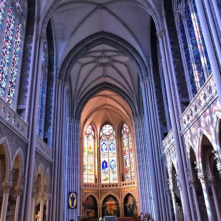 Aupres De Mon Arbre Pontmain