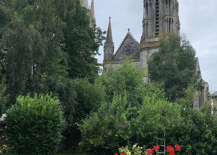 Aupres De Mon Arbre *