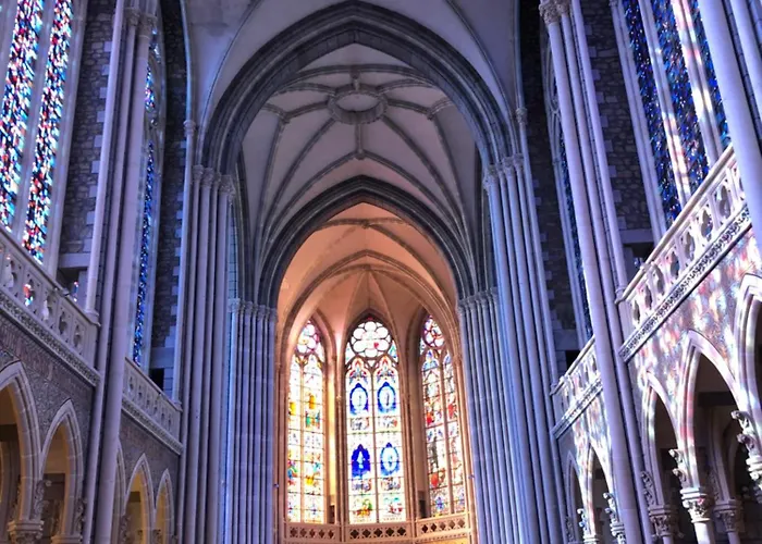 Aupres De Mon Arbre Pontmain